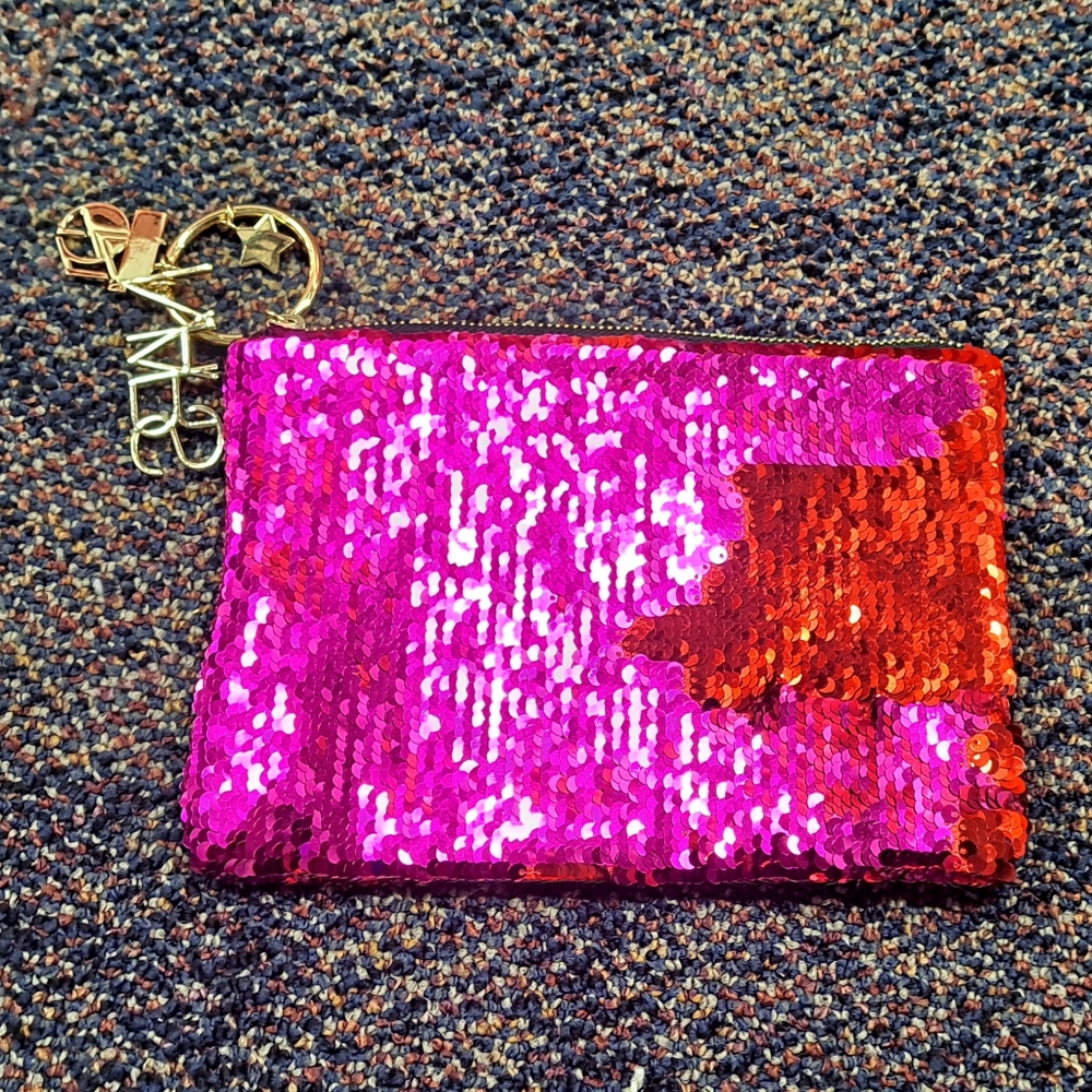 Nars sequence clutch